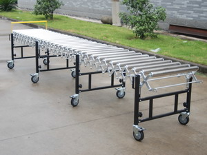 ExpandaFlex Gravity Roller Conveyor